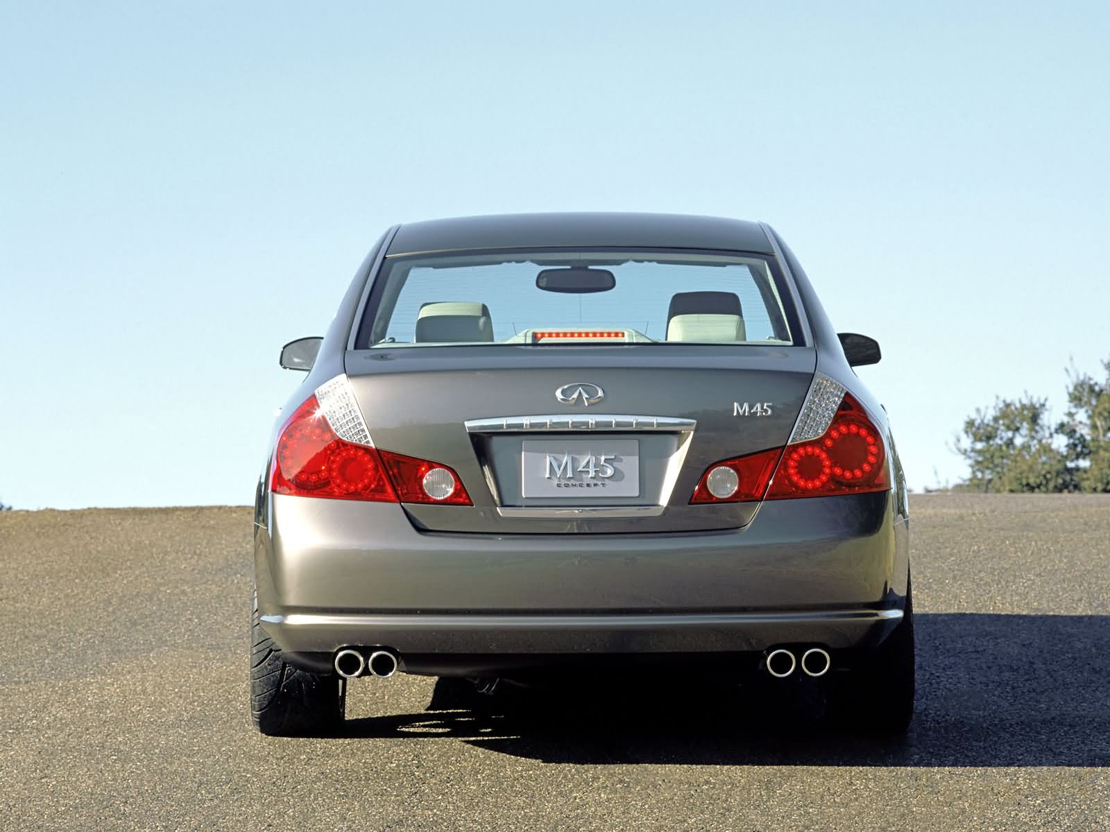 Infiniti M45 technical specifications and fuel economy